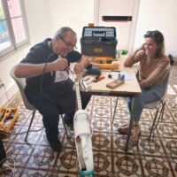 Aspirateurs, cafetières, robot de piscine : l’atelier d’octobre du Repair Café Pays de Grasse